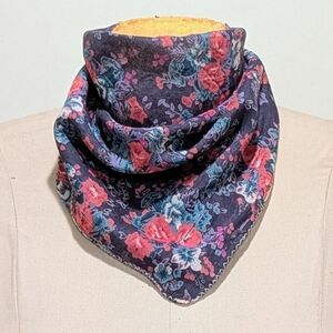 NWOT Beckwoman  20”x21” Navy Blue and Pink Floral Ascot Scarf